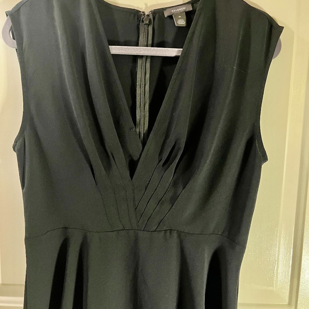 Haolgen SZ M Black Deep V Neck Pintuck Peplum Sleeveless Blouse Zip Back